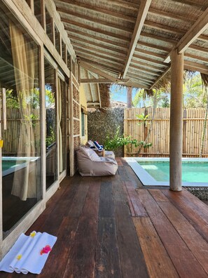 Villa superior, 1 habitación, patio, vistas a la piscina | Terraza o patio