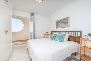 2 bedrooms - Pleasant apartment with sea view (Empuriabrava)