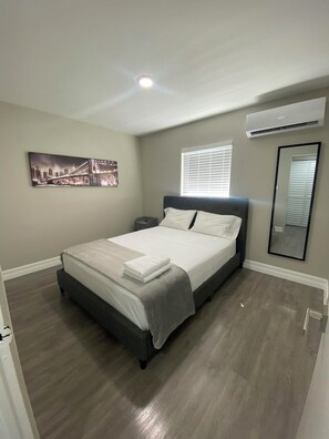 3 makuuhuonetta, ilmainen Wi-Fi, vuodevaatteet, pääsy pyörätuolilla