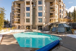 Outdoor pool, a heated pool - Ski in/Out 2 Bed/2bath w Pool/HotTub & Great Light (Whistler)