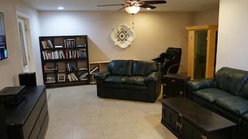 TV connectée, livres, chaßne hi-fi