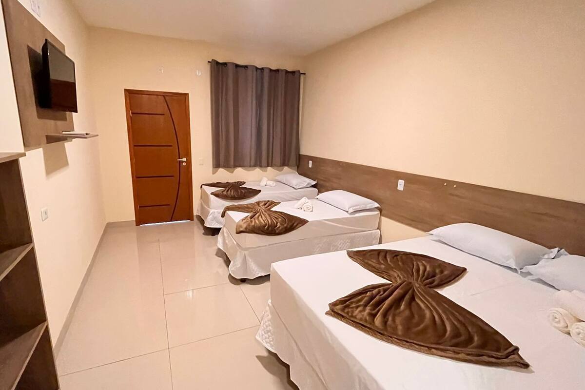 Family Quadruple Room | Hypo-allergenic bedding, blackout curtains, soundproofing, free WiFi