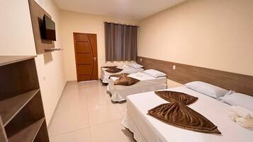 Family Quadruple Room | Hypo-allergenic bedding, blackout drapes, soundproofing, free WiFi