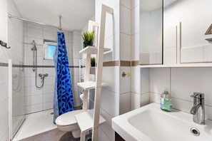 Douche, sèche-cheveux