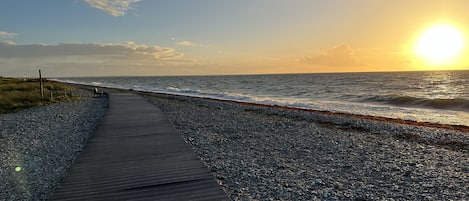 Una playa cerca