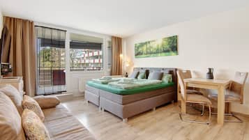 Televisión, mesa de ping pong