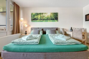 Free WiFi, bed sheets - Studio Apartment 'Waldgenuss' with Shared Pool, Balcony and Wi-Fi (Sankt Englmar)