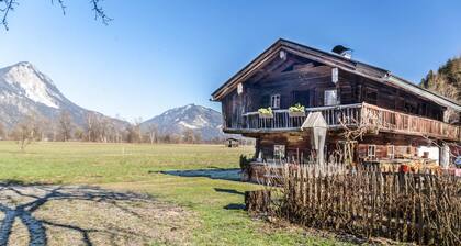 Maison de vacances "StoffelhÀusl" avec vue sur les montagnes, terrasses privées et Wi-Fi.