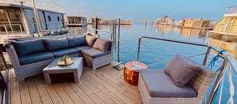 Boat 'Hausboot Inkl Motorboot, Ostsee' with Sea View, Private Terrace and Wi-Fi