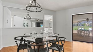 Dining - Luxurious summer home w pool | Mins to IMG Academy (Bradenton)