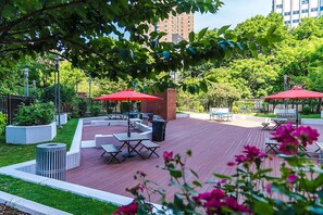 屋外ダイニングエリア