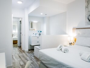 2 chambres, fer et planche à repasser, accès Internet, draps fournis