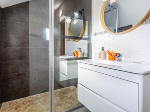 Shower, hair dryer, towels - Amazing Parque Santiago II 3103 (Playa de las Américas)