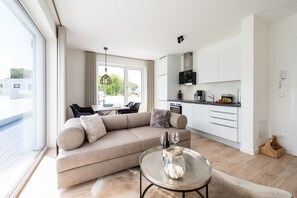 Unclassified image, 2 of 18, button - Villa "zweite Heimat" Exklusiv Penthouse No. 4 - Modernes Penthouse mit Sonnenterrasse und Tollem (Lohme)