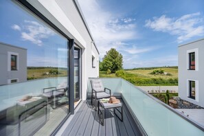 Unclassified image, 3 of 18, button - Villa "zweite Heimat" Exklusiv Penthouse No. 4 - Modernes Penthouse mit Sonnenterrasse und Tollem (Lohme)