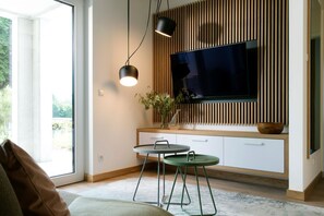 TV - Villa am Schloss Ranzow L3 Lohme Luxury Living - L3 Lohme Luxury Living mit Eigener Sauna und (Lohme)