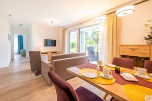 Unclassified image, 2 of 16, button - Villa Albatros - Apartment Wotan - Revier Albatros - Villa am Schloss Ranzow | (Lohme)