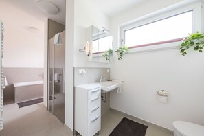 Unclassified image, 3 of 16, button - Villa Albatros - Apartment Wotan - Revier Albatros - Villa am Schloss Ranzow | (Lohme)