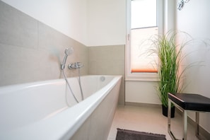 Unclassified image, 5 of 16, button - Villa Albatros - Apartment Wotan - Revier Albatros - Villa am Schloss Ranzow | (Lohme)