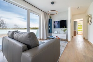 Fernseher, Stereoanlage