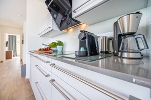 Kühlschrank, Ofen, Herdplatte, Geschirrspüler