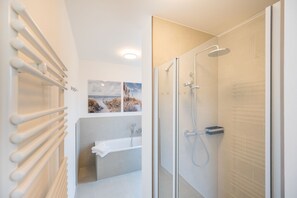 Unclassified image, 3 of 11, button