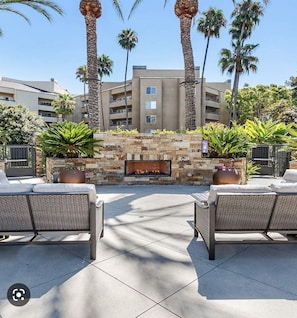 Terrace/patio - Luxury Living (Costa Mesa)