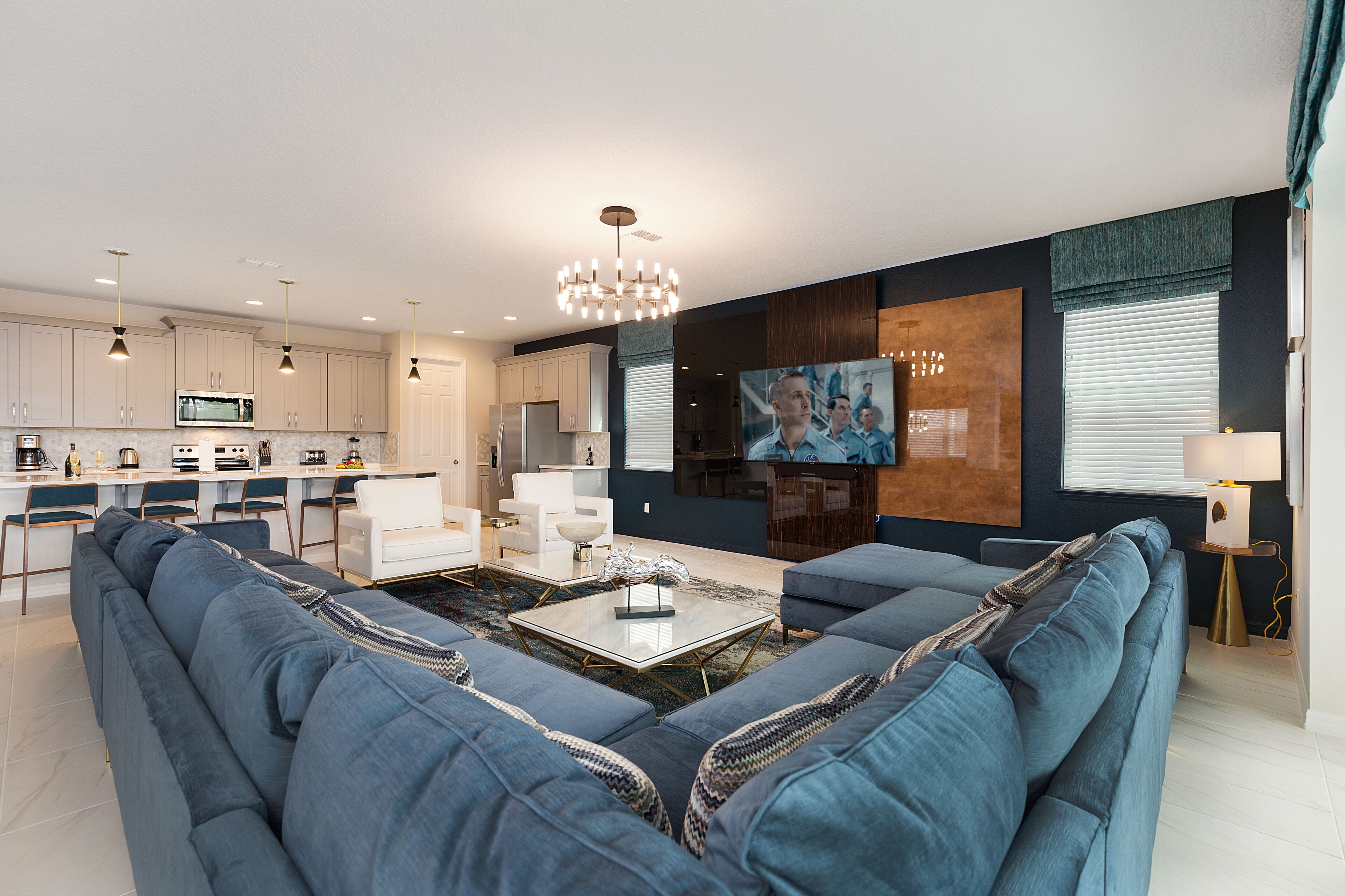 House (Prehistoric Palace) | 9 bedrooms, individually decorated, individually furnished, desk