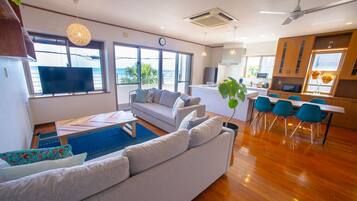 Basic House | Living area