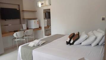 Habitación doble de lujo | Minibar, espacio para trabajar con laptop, wifi gratis y ropa de cama