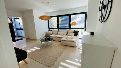 Relaxation in a quiet camp