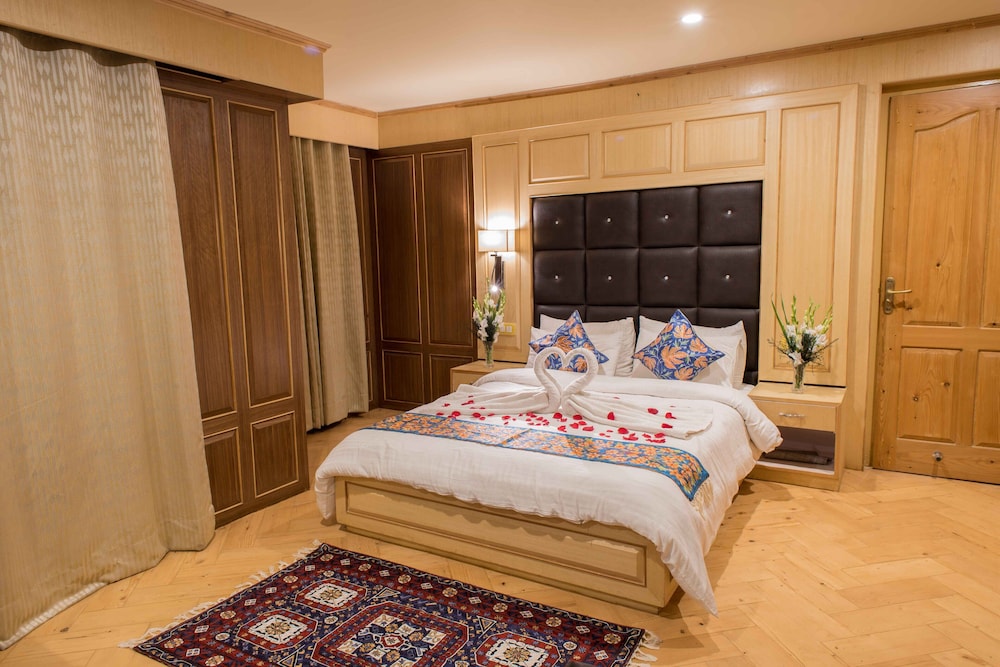 Imperial Resorts by null