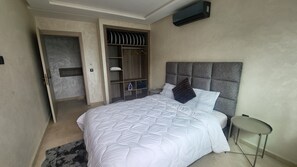 1 slaapkamer, een strijkplank/strijkijzer, gratis wifi, beddengoed