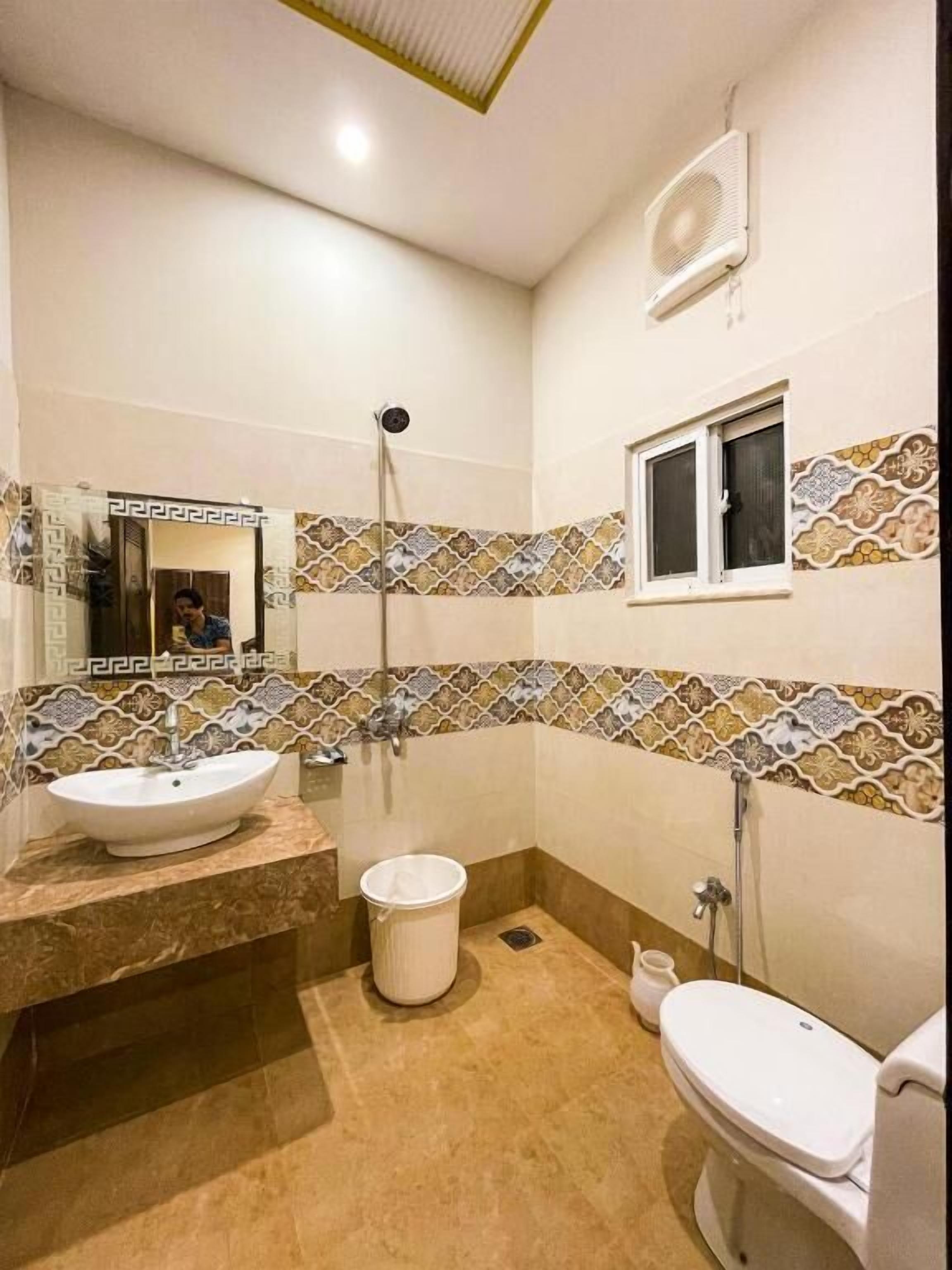 Towels, toilet paper