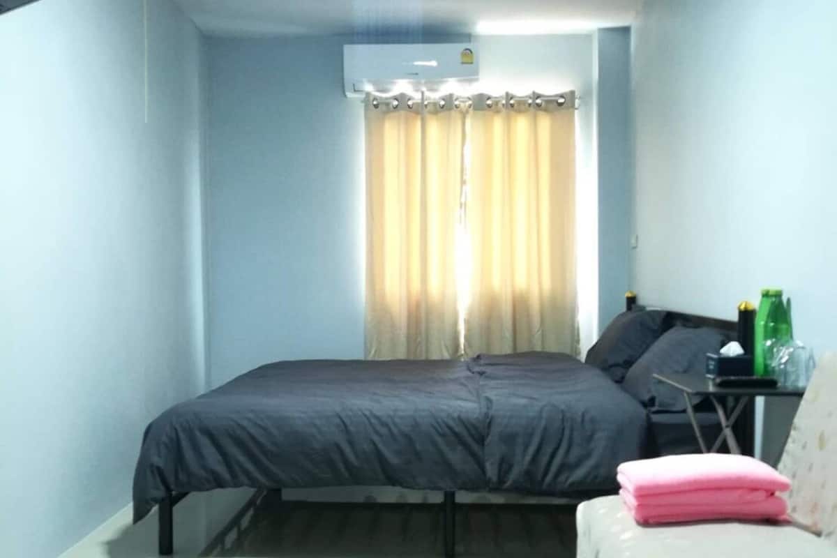 Habitación doble económica, 1 cama King size, vista a la colina | Wifi gratis