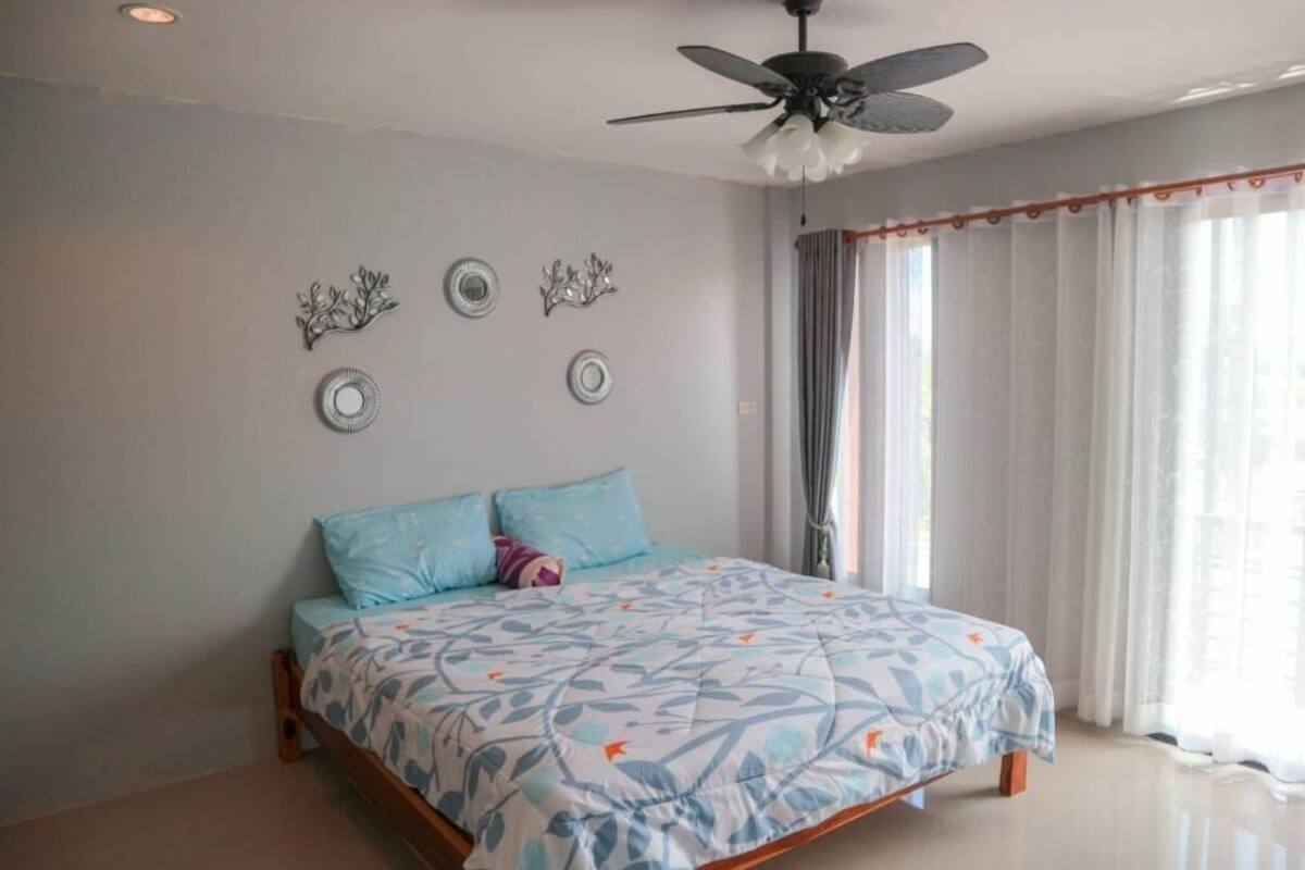 Habitación básica doble, 1 cama King size | Wifi gratis