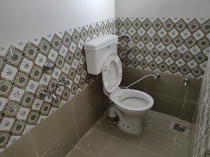 Shower, towels, soap, shampoo