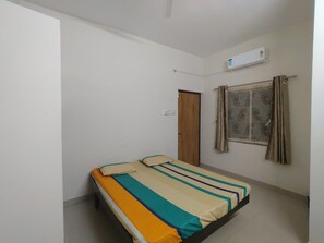 2 chambres, bureau, literie fournie