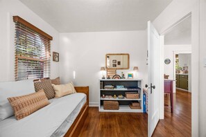 3 bedrooms, iron/ironing board, free WiFi