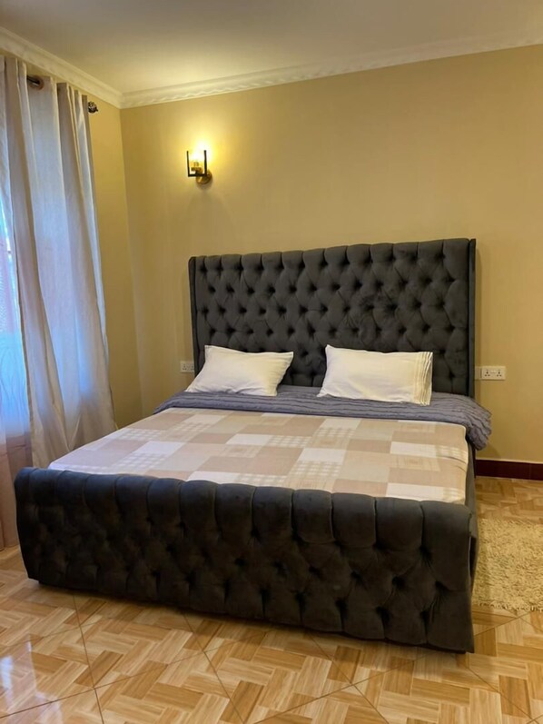 3 chambres, fer et planche à repasser, accès au Wi-Fi (inclus)