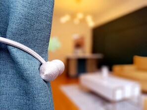 2 bedrooms, desk, iron/ironing board, free WiFi - Secure Modern 2 bed - excellently located (Cape Town)