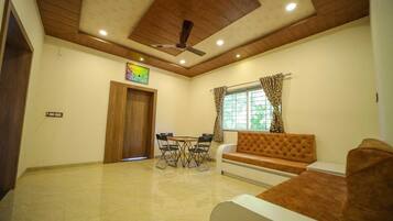 Executive Room | Living area