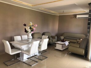 Dining - FURNISHED APARTMENT BONAMOUSSADI HIGH STANDING (Douala)