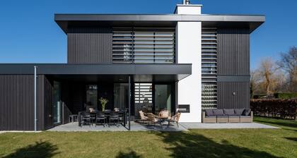 Holiday Home near Veerse Meer with Garden