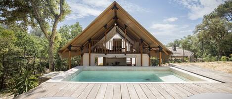 Outdoor pool, a heated pool