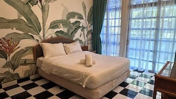Iron/ironing board, free WiFi, bed sheets