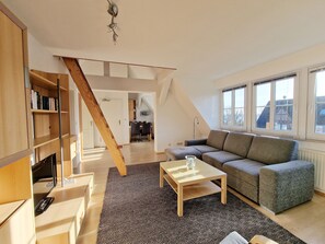 TV, books, stereo - Welcome to your vacation apartment "Gorch-Fock" in the house "El Mar"! (Großenbrode)