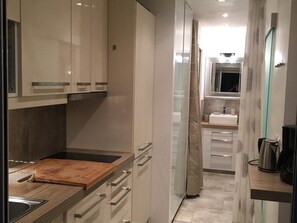 Kühlschrank, Mikrowelle, Ofen, Toaster