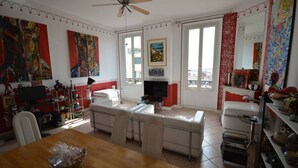 Interior - Art Déco 2 Bd Apartment Forville (Cannes)