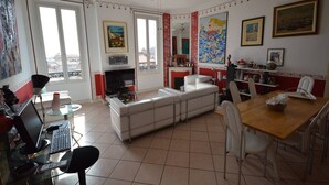 Dining - Art Déco 2 Bd Apartment Forville (Cannes)